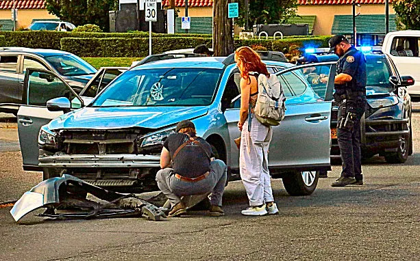 Lane-Splitting Motorcyclist Injured in Powell Boulevard Rush-Hour Crash