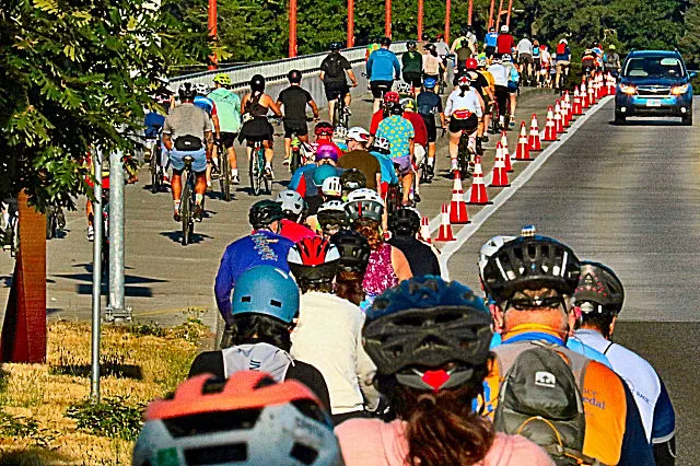 Thousands Cross Sellwood Bridge During Portland Bridge Pedal
