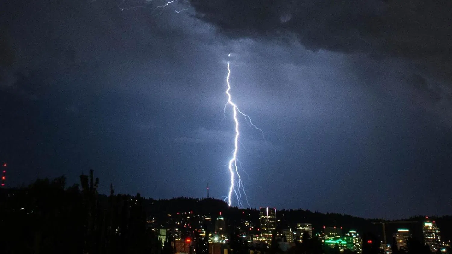 Morning Thunderstorms Light Up Willamette Valley With Over 500 Lightning Strikes