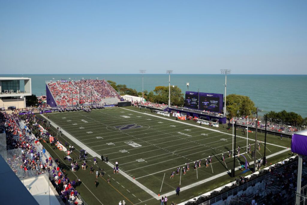 No. 4 Oregon Prepares for One-of-a-Kind Stadium Experience at Northwestern
