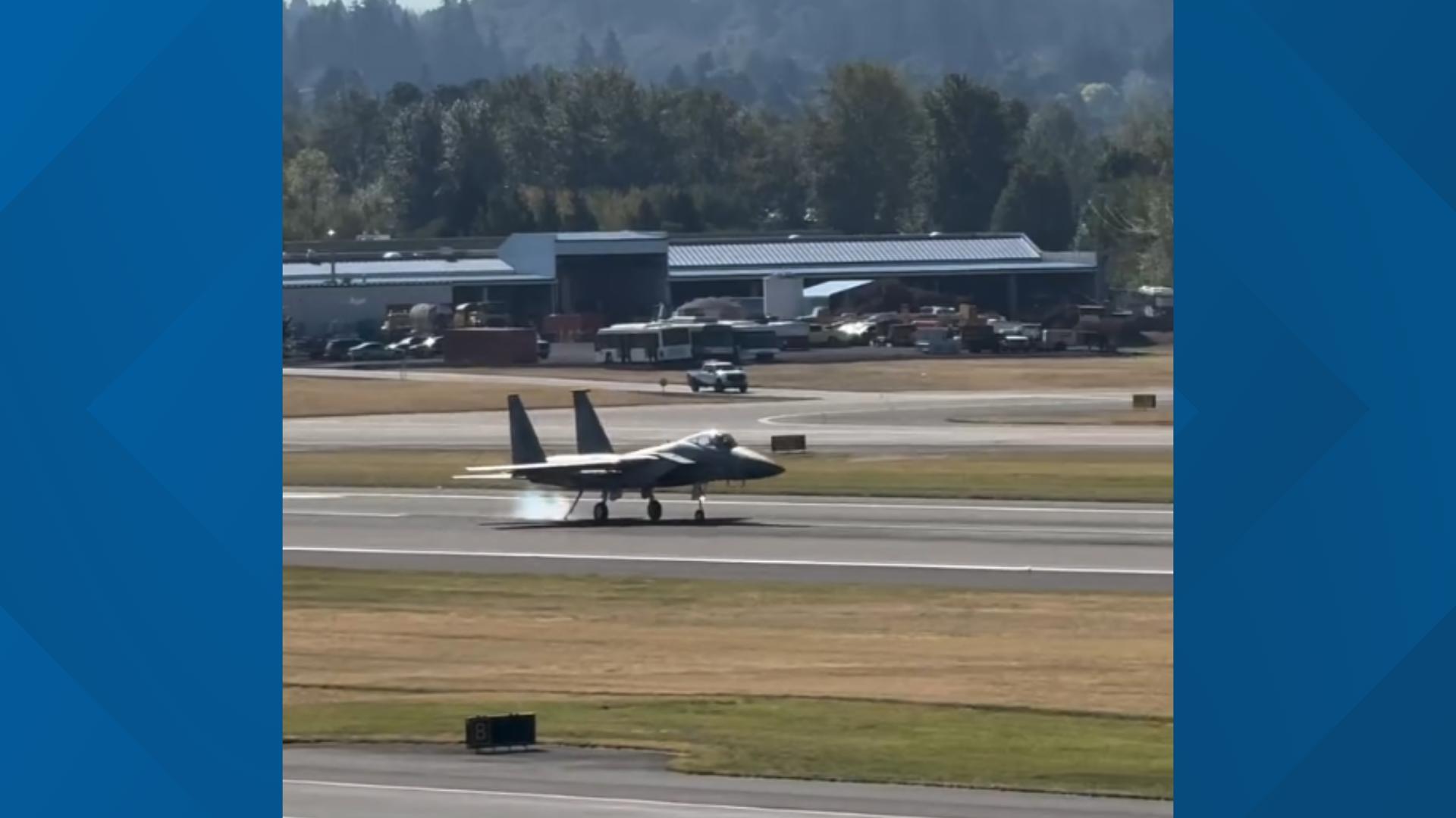 Oregon Air National Guard Jet Makes Emergency Landing at PDX Using Tail Hook