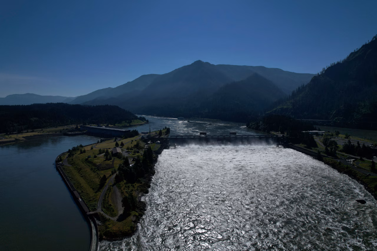 Oregon Resumes Legal Battle After Trump Administration Abandons Columbia River Agreement