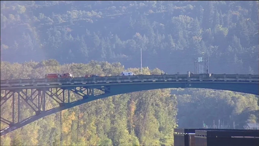 Ross Island Bridge Closed in Both Directions During Emergency Response