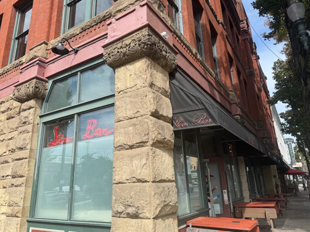 SE Portland’s Slow Bar Set to Reopen With Its Famous Onion Ring Burger