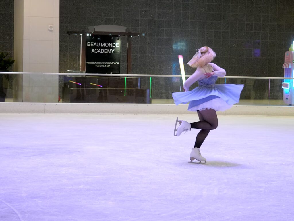 ‘Lightsabers on Ice’ Brings Monthly After-Hours Cosplay Party to Lloyd Center