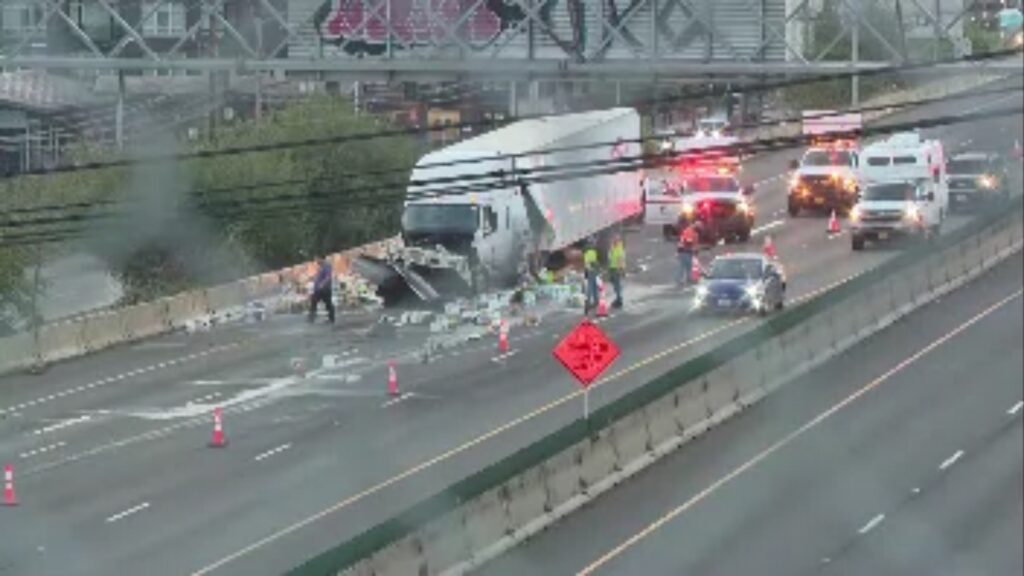 I-5 Northbound Lanes Reopen Near I-405 Split After Semitruck Crash