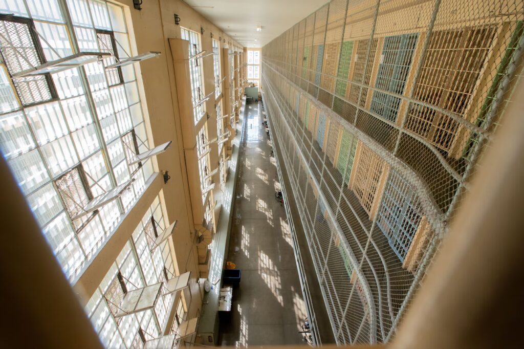 Inside Oregon’s Oldest Prison: Sweltering Cells, Failing Infrastructure, and a $13 Million Annual Burden