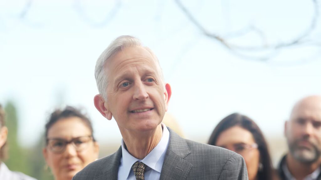 Murmurs: Mayor’s Shelter Beds Often Lie Empty