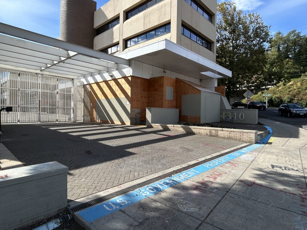 Oregon’s Democratic Lawmakers Demand Answers on ICE Facility’s Treatment of Immigrants and Protesters