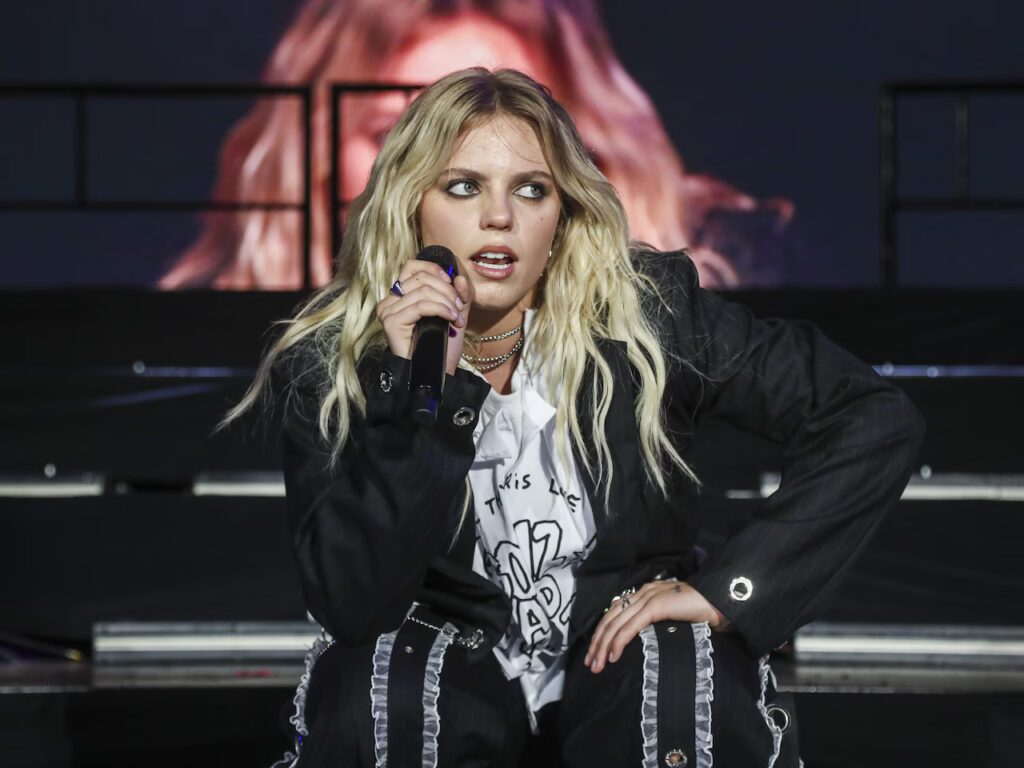 Reneé Rapp Blasts ICE and Trump Administration During Portland Concert