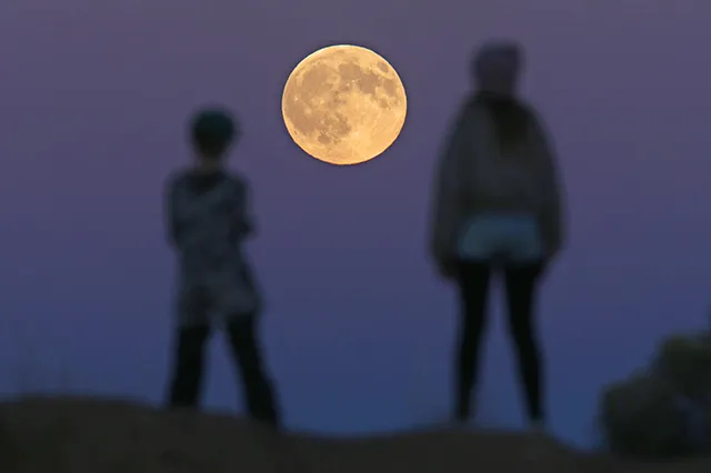 ‘Supermoon’ Dazzles Central Oregon Skywatchers