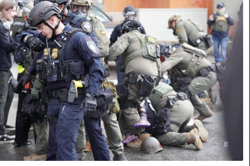 Oregon Democrats Push to Charge Federal Agents Under State Law — Police Push Back